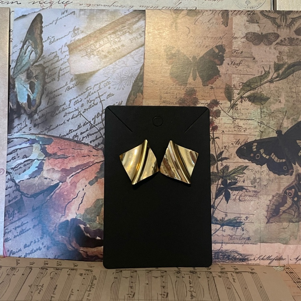 💫vintage gold square studs